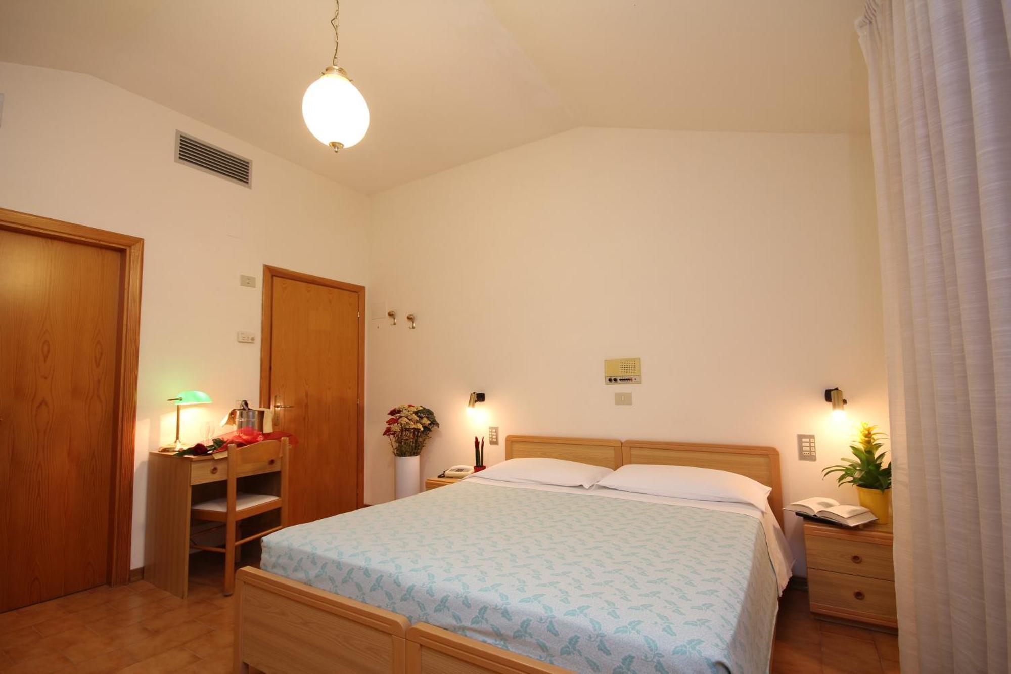 Hotel Villa Luca Chianciano Terme Habitación foto