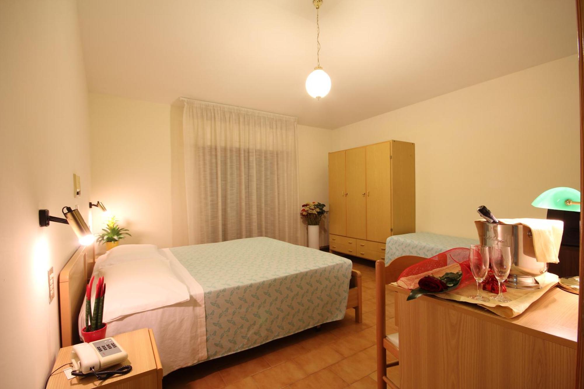 Hotel Villa Luca Chianciano Terme Habitación foto