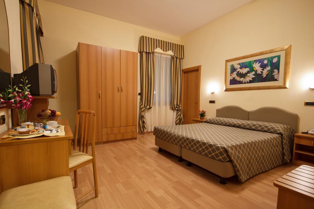 Hotel Villa Luca Chianciano Terme Exterior foto