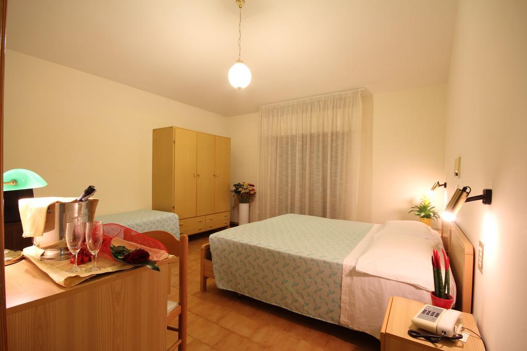 Hotel Villa Luca Chianciano Terme Habitación foto