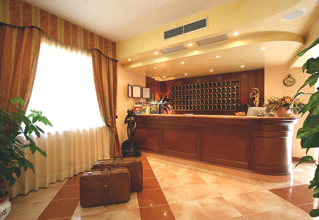 Hotel Villa Luca Chianciano Terme Exterior foto